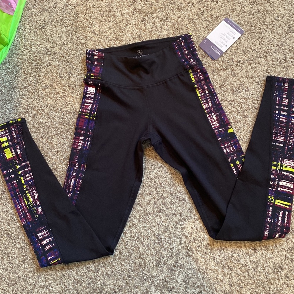 NWT - activewear leggings - Picture 2 of 4